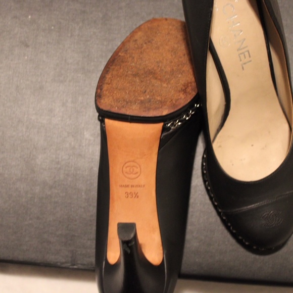 Chanel Classic Platform Pump - Picture 6 of 6